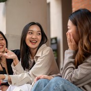 4 Zodiak Paling Sibuk Pas Lebaran, Seharian Silaturahmi ke Banyak Tempat!