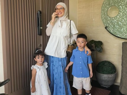 7 Potret Terbaru Irish Bella Bareng Kedua Anaknya, Disebut Makin Langsing