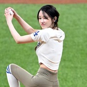 Tampil Karismatik, Sederet Selebriti Korea Ini Jadi Pelempar Pertama di 'MLB World Tour Seoul Series 2024'