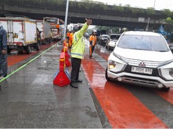 Genangan Banjir Bikin Jalan Daan Mogot Macet, Arus Lalin Dialihkan
