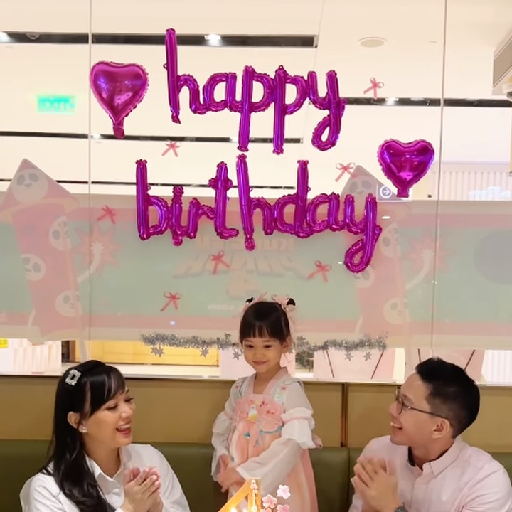 <p>Belum lama ini, Ariella baru saja merayakan ulang tahunnya yang keempat. Sang Bunda pun membuat perayaan ilang tahun yang sederhana. (Foto: Instagram: @yuanitachrist)</p>