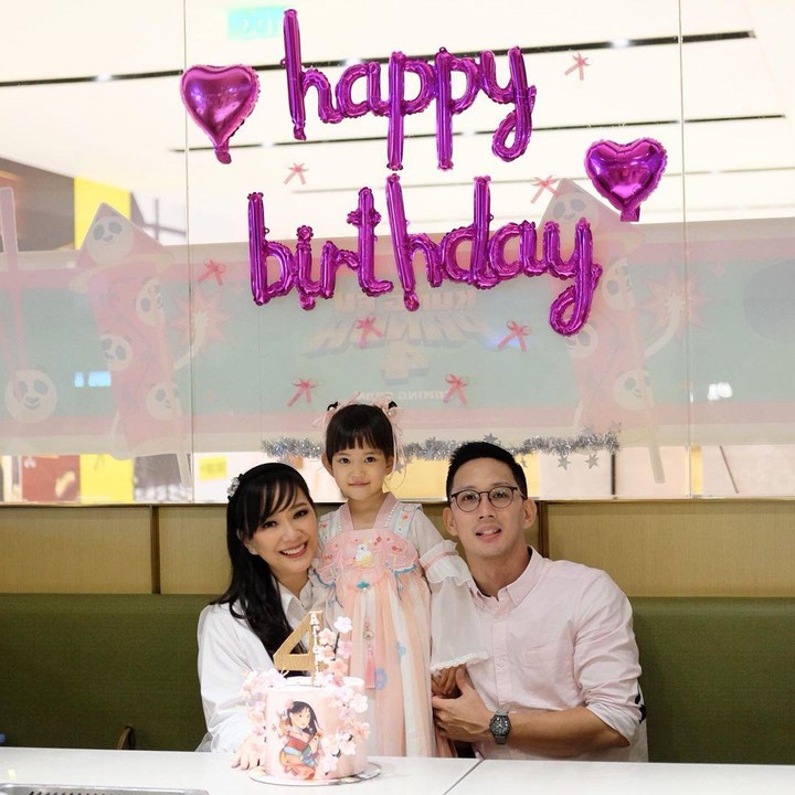 <p>"<em>Happy birthday</em> Ariella cantik. Tumbuh menjadi anak yang sehat, sayang keluarga, dan takut akan Tuhan," ungkap seorang netizen dengan emotikon berbinar. "<em>Happy birthday</em> Ariella, panjang umur sehat selalu,<em> wish you all the best</em> ya. Tuhan memberkatimu cantik," doa netizen lainnya. (Foto: Instagram: @yuanitachrist)</p>