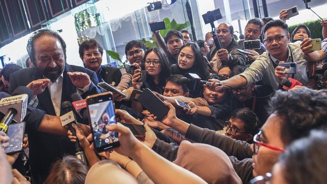 Sekjen NasDem Hermawi Taslim mengatakan kedatangan Surya Paloh merupakan kunjungan balasan atas kehadiran Prabowo ke NasDem Tower beberapa waktu lalu.