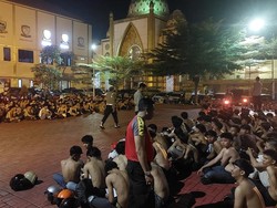 Ratusan ABG yang Ditangkap gegara Konvoi Bawa Flare Bukber di Polresta Bogor