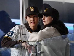 Song Joong Ki & Istri Tampil Bareng di Konser Kinderszenen Seoul