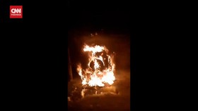 VIDEO:Rumah Dan Mobil Wartawan Dibakar OTK. Diduga Terkait Pemberitaan