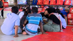 VIDEO: Kondisi Terkini Pengungsian Korban Banjir di Demak