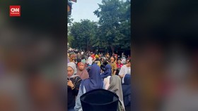 VIDEO: Warga Berhamburan Keluar Mal BG Junction Surabaya