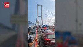 VIDEO: Jembatan Suramadu Bergoyang Diguncang Gempa Tuban