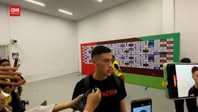 VIDEO: Jay Idzes Puji Suporter Usai Debut Apik di Indonesia vs Vietnam