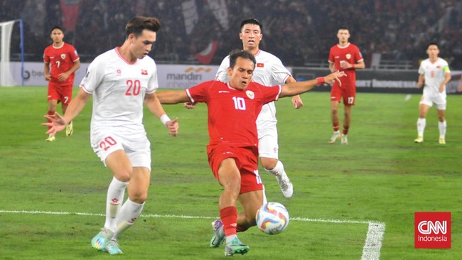Egy Maulana Vikri membawa Timnas Indonesia unggul 1-0 atas Vietnam pada menit ke-52 dalam pertandingan Kualifikasi Piala Dunia 2026 di GBK, Kamis (21/3).