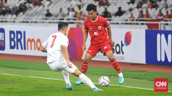 Timnas Indonesia akan menjalani pertandingan terberat di fase grup Piala AFF 2024 saat melawan Vietnam. Berikut jadwal siaran langsung Vietnam vs Indonesia.