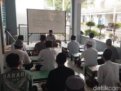Di Balik Jeruji Lapas, Roni Enggan Tinggalkan Ibadah Sejengkal pun