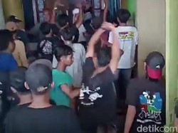 Geger Warga Ngamuk di Rumah Keluarga Pelaku Pembunuhan di Cirebon