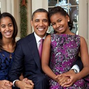 Begini Cara Barack dan Michelle Obama Ajarkan Body Positivity kepada Dua Putrinya
