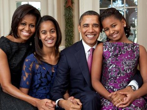 Begini Cara Barack dan Michelle Obama Ajarkan Body Positivity kepada Dua Putrinya