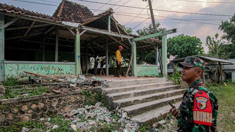 dampak-gempa-bumi-di-tuban_169 dampak-gempa-bumi-di-tuban_169