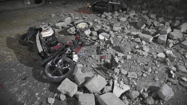 FOTO: Kerusakan Akibat Gempa di Tuban dan Surabaya