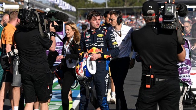 Max Verstappen merebut pole position F1 GP Australia 2024 setelah mengalahkan Carlos Sainz dan Sergio Perez di babak kualifikasi, Sabtu (23/3).