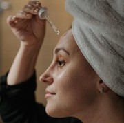 Apa Bedanya AHA, BHA, dan PHA sebagai Bahan Aktif dalam Produk Skincare?