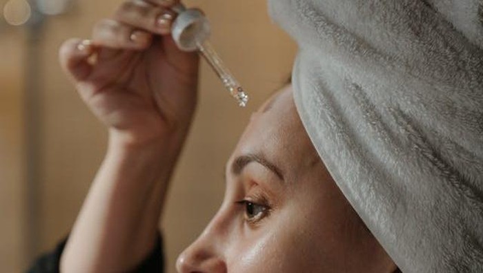 Apa Bedanya AHA, BHA, dan PHA sebagai Bahan Aktif dalam Produk Skincare?