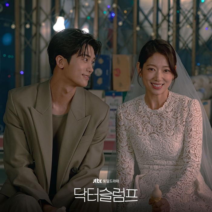 Not long ago, Doctor Slump ended its broadcast with a rating of 6.5% according to Nielsen Korea.  In its final episode, this drama has a happy ending to the beautiful love story between Jeong Woo and Ha Neul/ Photo: instagram.com/jtbcdrama
