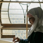 Inilah Sederet Keutamaan Membaca Al-Quran di Malam Nuzulul Qur'an