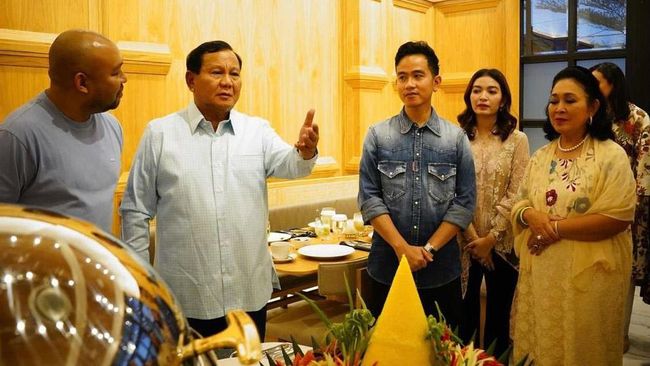 Prabowo, Titiek, Gibran dan Silvi Rayakan Ultah Didit Hediprasetyo