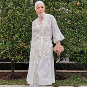 Selain Gamis, 5 Inspirasi OOTD Unik Lebaran Para Seleb Ini Nyaman Buat Silaturahmi