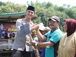 Pemilu Usai dan Berlangsung Damai, Polisi di Magetan Blusukan ke Petani