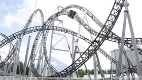 Viral Roller Coaster Berputar Mirip Blender di China, Berani Coba?