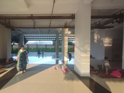 Warga Tegal Alur Ngungsi di Rusun Lokbin Akibat Banjir Tak Kunjung Surut
