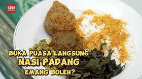 VIDEO: Buka Puasa Pakai Nasi Padang, Emang Boleh?