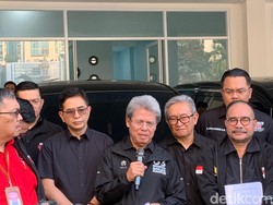 Datangi MK, TPN Ganjar-Mahfud Resmi Daftarkan Gugatan Hasil Pilpres 2024