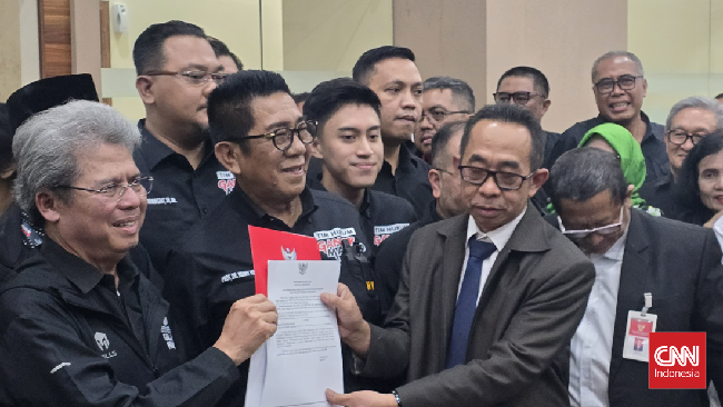 TPN Ganjar-Mahfud resmi mendaftarkan permohonan PHPU ke MK dengan mengajukan 30 saksi dan 10 ahli.