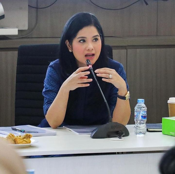 <p>Annisa Pohan tengah disibukkan dengan rutinitas baru selain menjadi istri dan Bunda satu anak. Baru-baru ini, Annisa mengemban tugas baru sebagai istri Menteri Menteri Agraria dan Tata Ruang/ Badan Pertanahan Nasional (ATR/BPN). (Foto: Instagram @annisayudhoyono)</p>