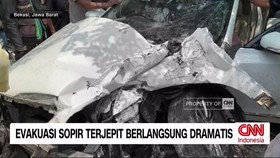 VIDEO: Evakuasi Sopir Terjepit Berlangsung Dramatis