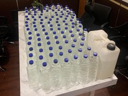Polisi Gerebek Home Industry Miras di Malang, Ratusan Botol Siap Edar Disita