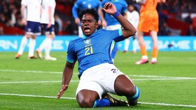 Endrick Cetak Gol Bersejarah, Brasil Hajar Inggris di Wembley