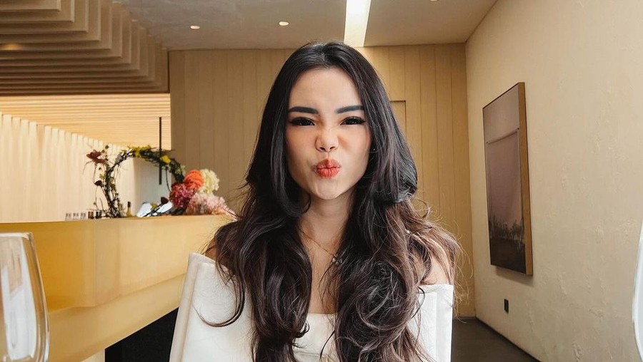 Jesselyn Lauwreen Jesselyn Lauwreen