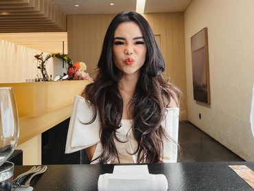 img-title Sibuk di Dapur, Chef Jesselyn Lauwreen Sempatkan Waktu untuk Sosok Ini