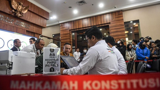 Timnas AMIN menyinggung adanya intervensi kekuasaan melalui 'operasi pengerahan sumber daya negara' terhadap Prabowo-Gibran di Pilpres 2024.
