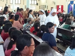 Ribuan Umat Katolik Rayakan Minggu Palma di Gereja San Juan Lebao Larantuka