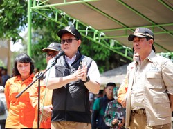 Tinjau Dampak Gempa di Bawean, Pj Gubernur Jatim Pastikan Bantuan Logistik