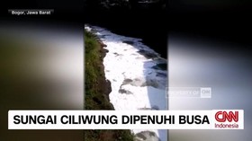 VIDEO: Sungai Ciliwung Dipenuhi Busa
