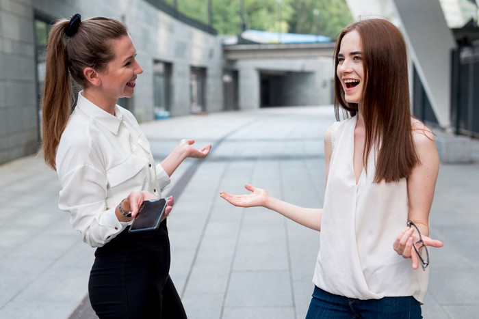 6 Bahasa Tubuh Tanda Seseorang Merasa Tidak Nyaman Berada Dekatmu/Foto:freepik.com/freepik 5 Bahasa Tubuh Ala Perempuan Sukses, Tampil Percaya Diri!