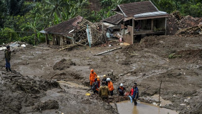 Dampak Cuaca Ekstrem: Indonesia Dilanda 1.300 Bencana Alam pada 2024