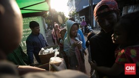 FOTO: Berbagi Takjil di Bulan Suci Ramadan