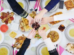 Buka Puasa Bareng Keluarga Makin Nikmat dengan 4 Hidangan Ini