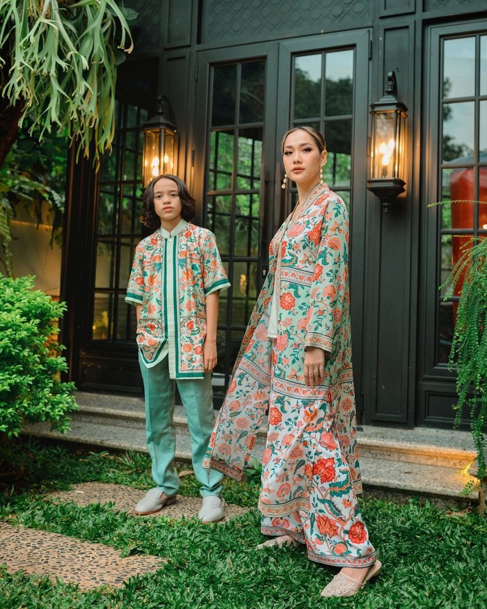 7 Outfit Lebaran Elegan ala Artis Tahun Lalu
